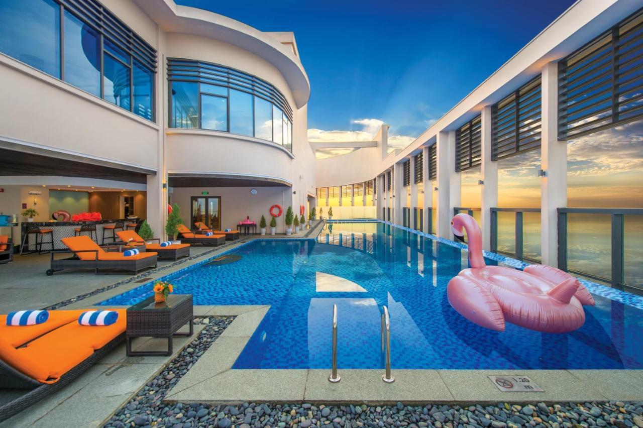 Luxury Beach Condo 5-Star, Rooftop Pool Da Nang Exteriör bild