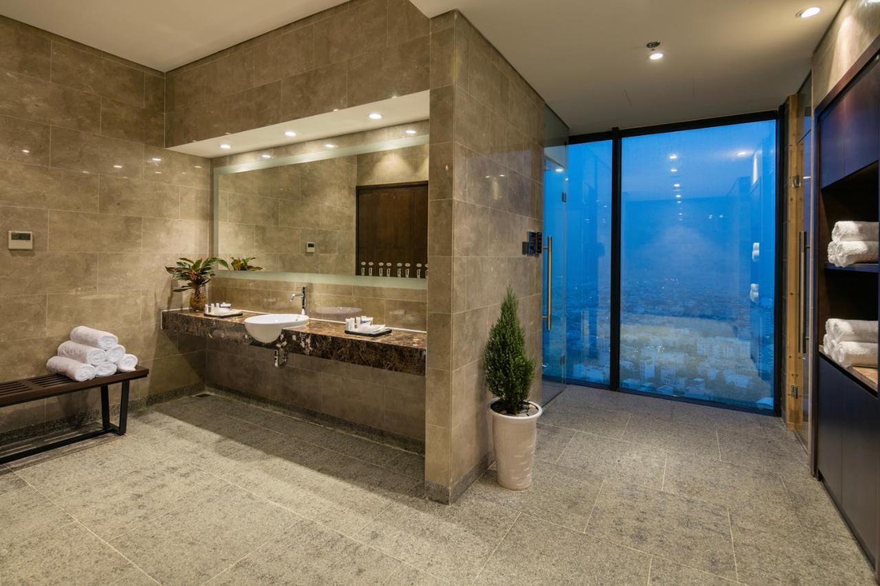 Luxury Beach Condo 5-Star, Rooftop Pool Da Nang Exteriör bild